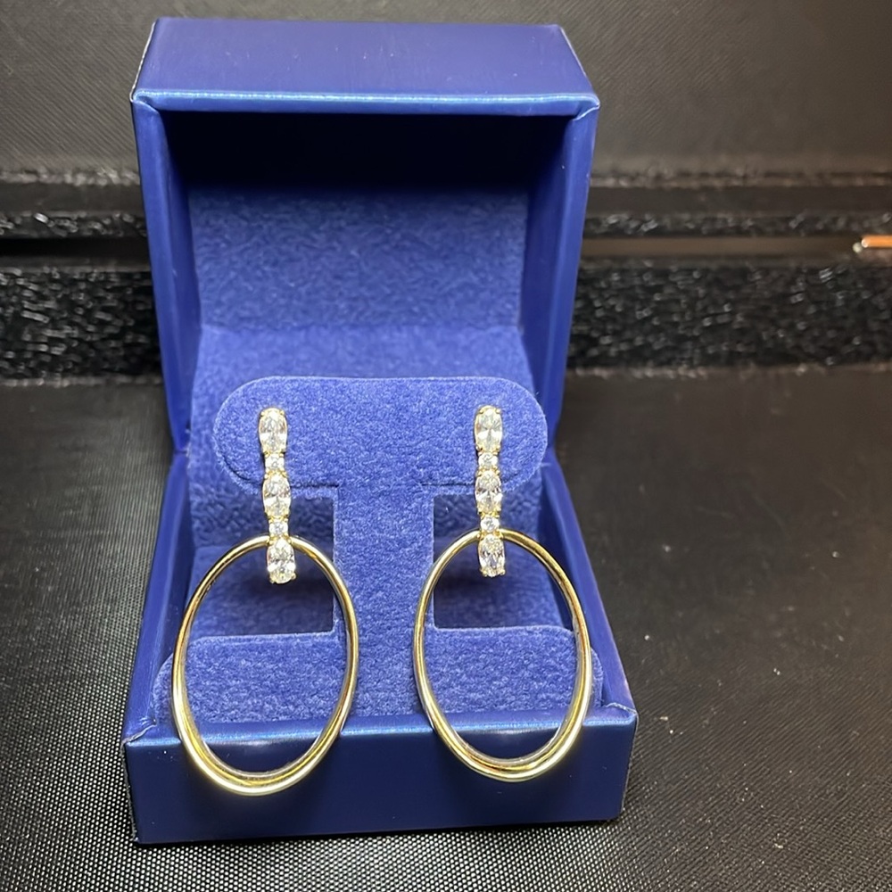 Gold evening earrings
